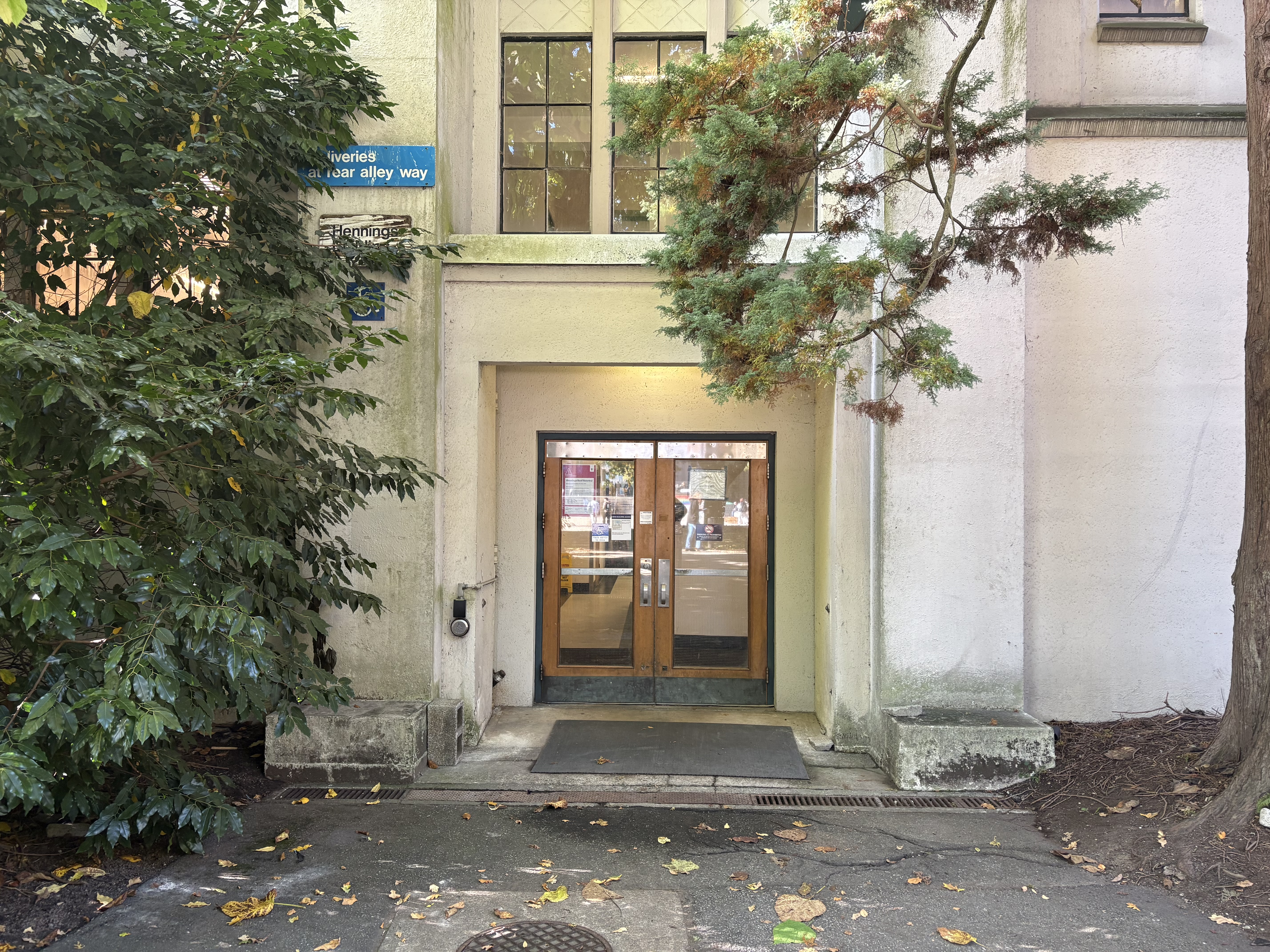 image of the side entrance ramp